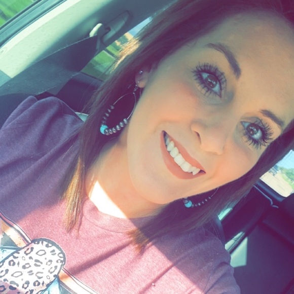 Meet your Posher, Dalee - Picture 3 of 4